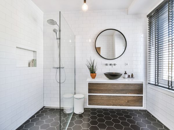 Luksusowe i funkcjonalne - Zestaw mebli łazienkowych, który doda uroku Twojej przestrzeni